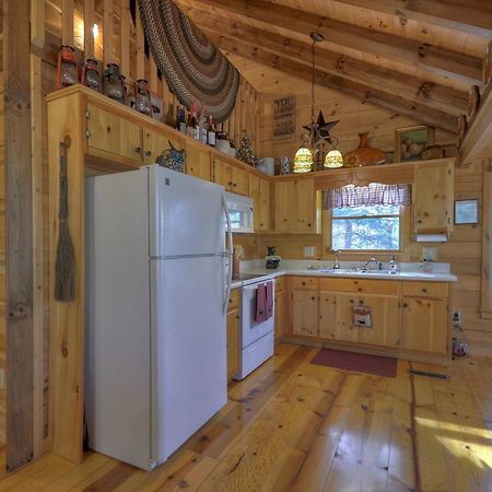 Cherry Log Knotty Pines Pet-Friendly Gas Fireplace Plus A Firepit מראה חיצוני תמונה
